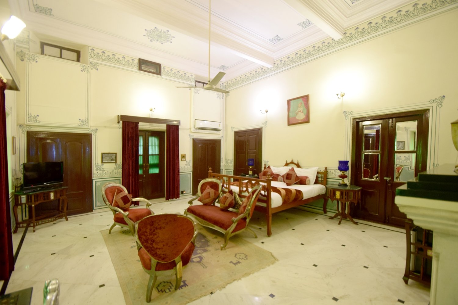 Hari Mahal Luxury Suits Room gallery 5